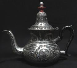 desert-dreamer:  Berber teapot, Morocco