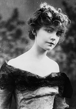 deforest:  Lillian Gish, 1915 