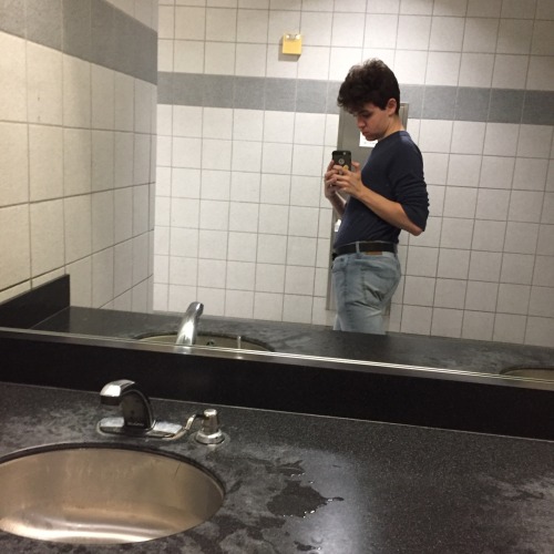thexfilesgame: Bathroom selfies (at school then work)