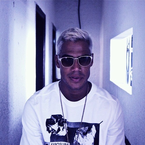 somic-and-barteus:  Nego Loiro *-* 