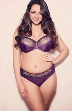 ms-curves:  placedeladentelle:  ms-curves:  And lastly… something in purple… because I really do believe that purple is the new red. ;) It’s bugging me though… I feel like I have posted this set before, but I cannot place who makes it. It’s