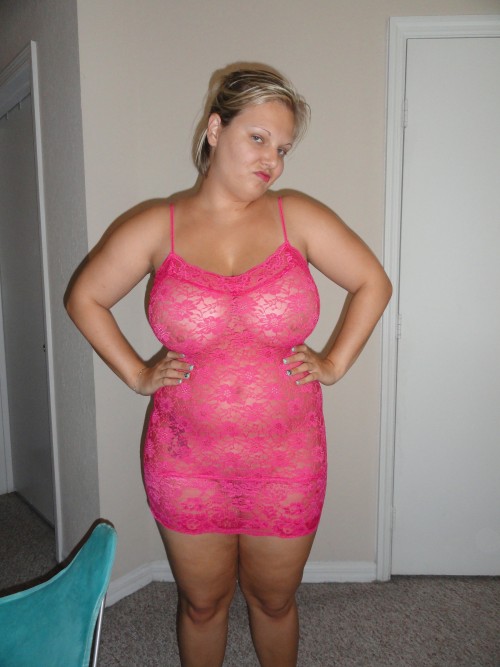 thickgirls2013:  Submit your fan pics to http://thickgirls2013.tumblr.com or thickgirls2013@gmail.com 