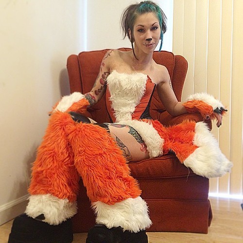 cattie-of-godsgirls:  ManyVids is holding a Halloween costume contest! Help me win by voting (every ũ = 1 vote) and the highest bidder/voter will receive this photo-set PLUS a custom video up to 20 minutes of their choosing! This is a great opportunity