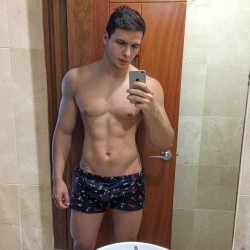 snackpantsx:  snack pants | sexy guys, dirty