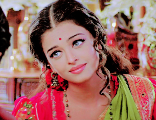 aashiqaanah:  Screencap meme: Princess Paro, what a Beauty