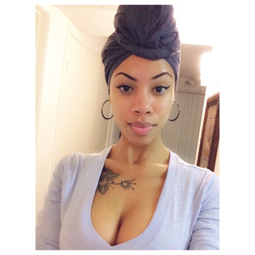 2andapossible:  ganjflavoredcleats:  thxrsdxy:  ohitsjustgreg:  sh0rtybangbang:  blvckzoro:  Wow  Them brows tho  God.Bless.Her  Agreed  My God  whoa