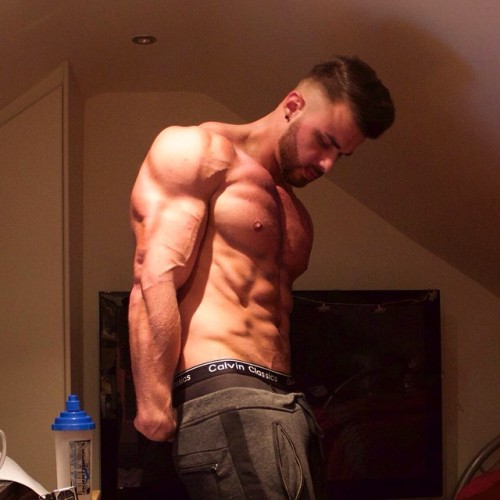 jivvii:  Matt Powell