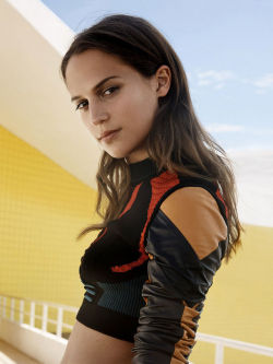 starlets:  Alicia Vikander