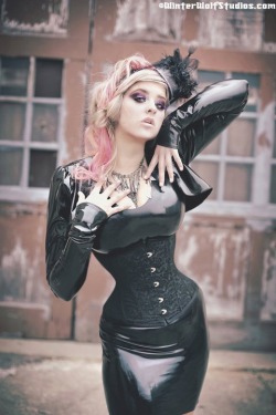 steampunk-girl:  Steampunk GirlSteampunk Girl Twitter