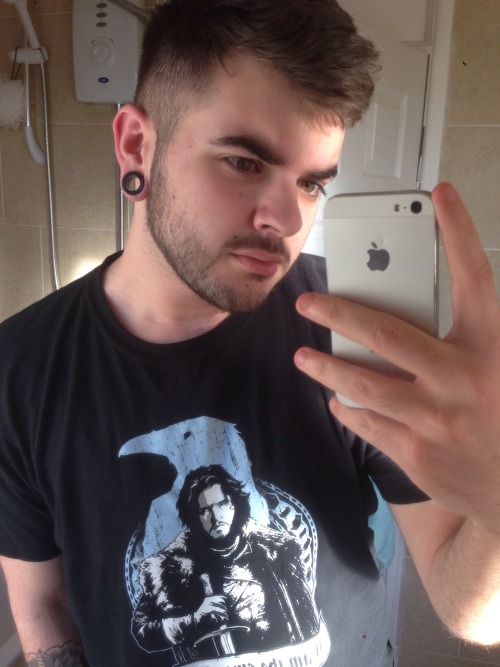 hurrt:  barber-butts:  What is this otherworldly lighting this morning.   ☓ ♡ ☓ ♡