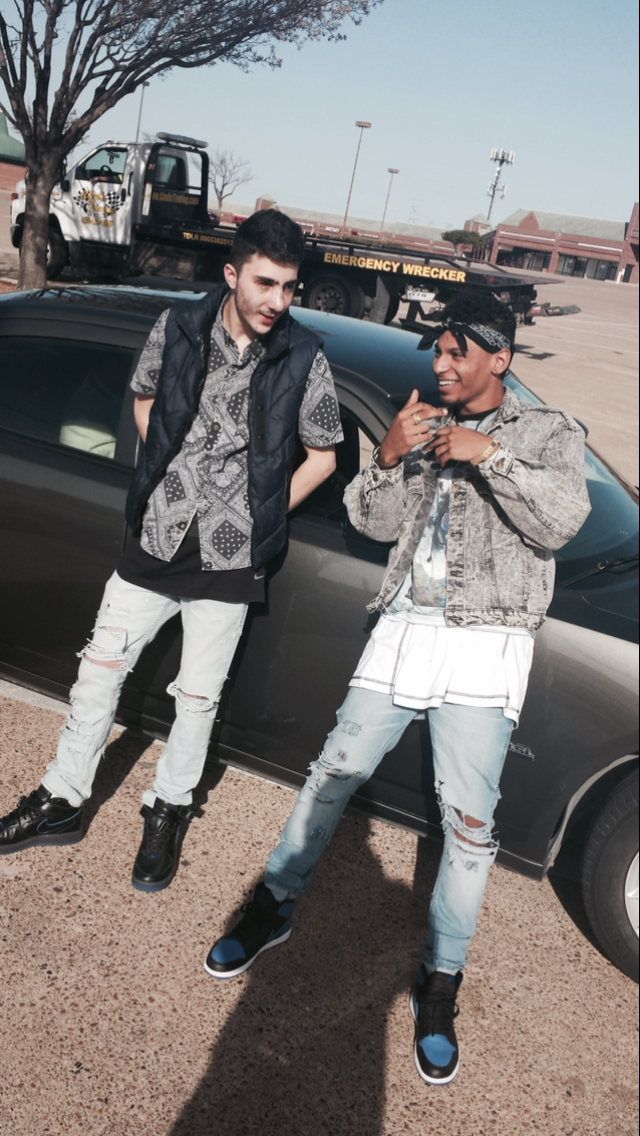 blackfashion:  (left) B ,16 , Nawf Dallas ig: youngbzazay (right) Nu , 19 , Nawf