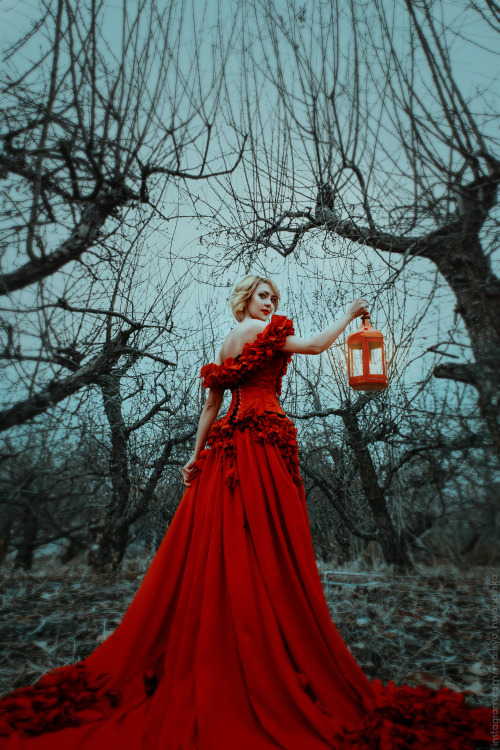 marisya-myanovska:  Will-o'The-Wisp series Ph: Marisya Myanovska