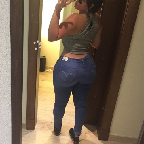 capev1079:  Love my new jeans….great find on my lunch hour 😃💵💳👖