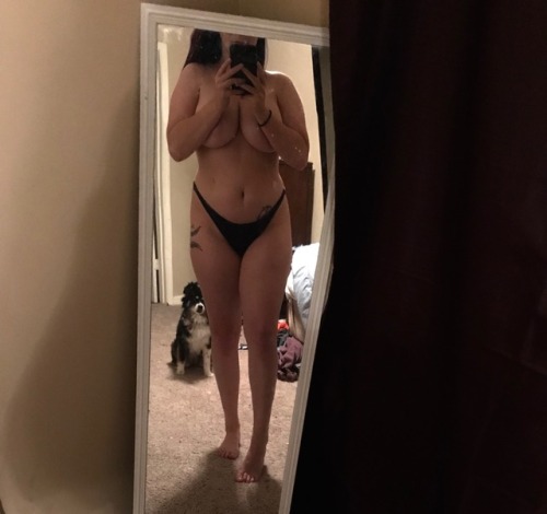 tequilasunburn:  My dog decided to photobomb