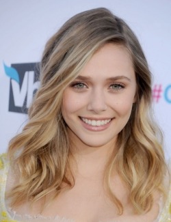 realcelebritynudes:  Elizabeth Olsen