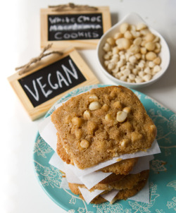 vegan-yums:  Vegan White Chocolate Macadamia Nut Cookies