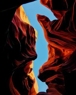 misterlemonzafterlife:  earthporn:[OC] Antelope Canyon Stunner Stone Bird on Fire [3024x3780] by: ritvikupadhyaya https://MisterLemonzAfterlife.tumblr.com/archive