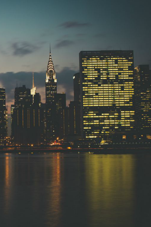 ilaurens:  The best city in the world - By: (Denn Ice)