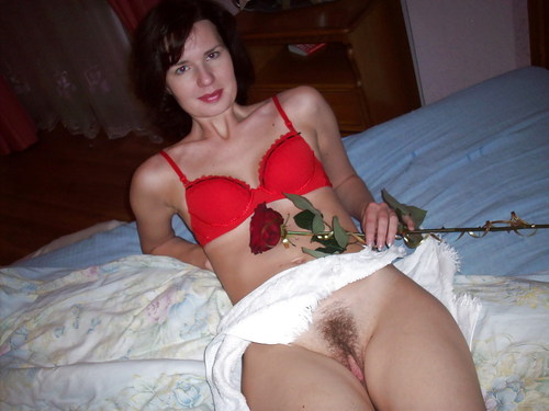 sexyfemalesme:   -&gt; Hot and naked on cam here!  .