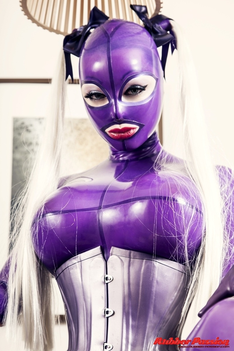 fetishchix:  OMG!… Latex Lucy is a purely sexual being!… She is a goddess in