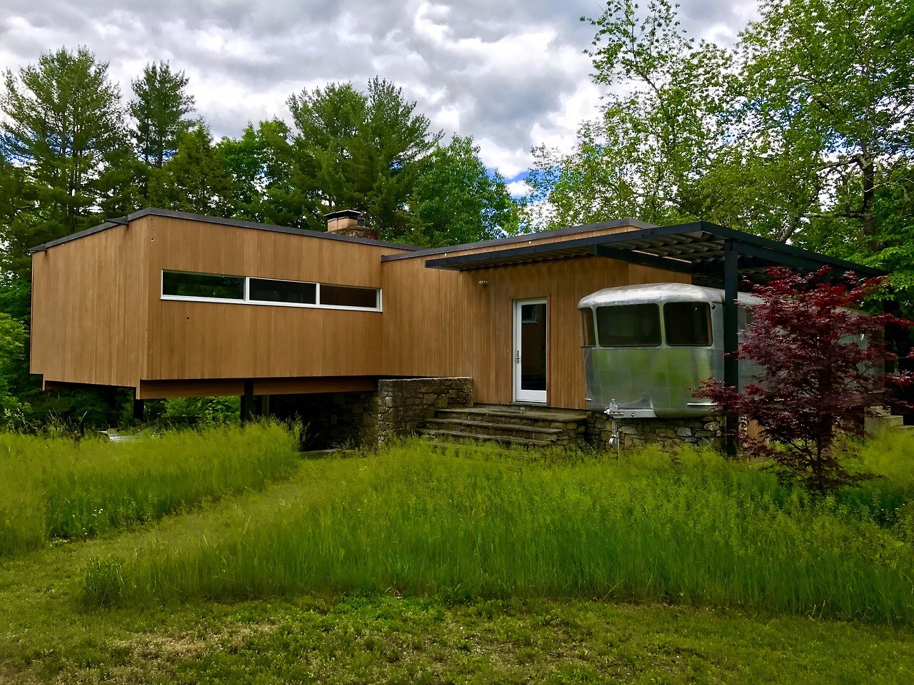 Dutchess County, New York
Cypress-clad cabin built by Bauhaus architect Marcel Breuer in 1949 for his friend, artist Sidney Wolfson. Constructed to incorporate Wolfson’s Spartan Mansion trailer as the kitchen wing.
Submitted by Matt Mitchell
More...