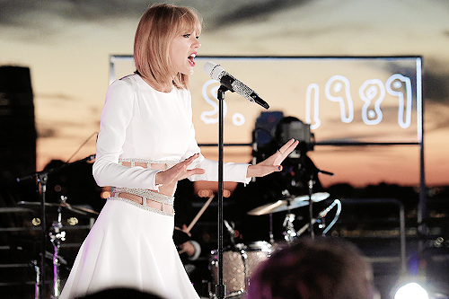 amyadams-archive:  Taylor Swift - 1989 Secret Session With iHeartRadio in New York - 10/27/2014 