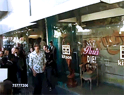 iamsupernaturalsbitch:  House of Wax Premier &ldquo;see paris die&rdquo; omg