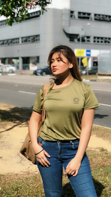 deadpoolzz: siokiyoh: I don’t know about you guys but this kind of girl is my taste . With tha