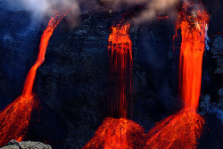 famovs:  Lava falls by fredrikholm.se on