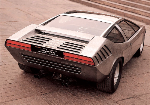 carsthatnevermadeit:carsthatnevermadeit:Alfa Romeo 33 Iguana, 1968, by ItalDesign. Based on the Alfa