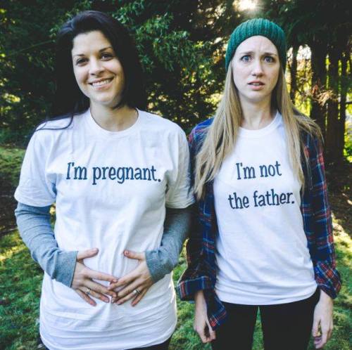 lipstick-andlesbians:moonston3d:stunningpicture:A nontraditional baby announcement for a nontraditio