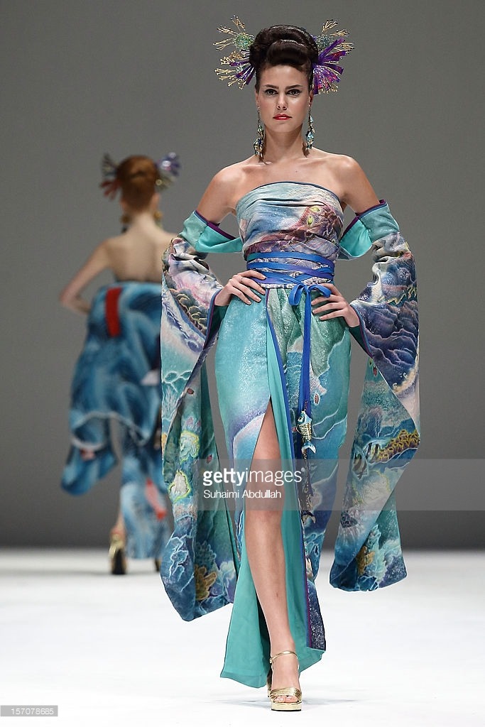 sartorialadventure:Yumi Katsura, fall 2012 (click to enlarge)