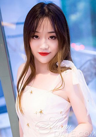 Jiajia wants to find an open-minded guy who will love her for what she is. She loves traveling to fo