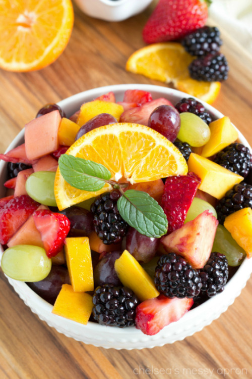 gastrogirl:  blackberry lime fruit salad. 