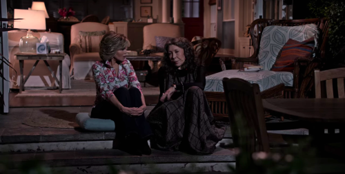 chainofclovers:WHY DOES THIS KEEP HAPPENINGTO ME?***Grace and Frankie 6x7, “The Surprises” | Dead to