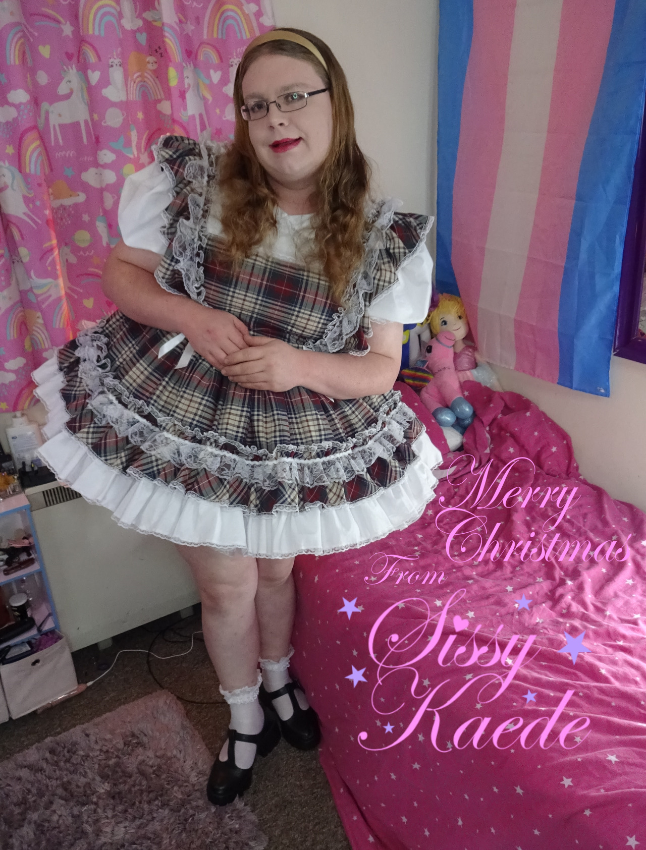 Merry Christmas everyone xxWhile not for me I hope all those who enjoy it did and had a fab day. To all my sissy freinds I hope someing grily and frilly was worn to make the day even better hehe xx #sissy#sissydress#frillysissy#sissygirl#sissyschoolgirl#prissysissy