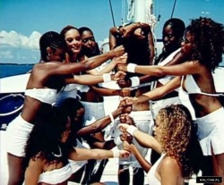 aaliyahunleashed:August 23rd through August 25th……. the crew filmed on the beaches of the secluded Treasure Cay Resort. At night, Aaliyah and her senior staff stayed in luxurious 跥-a-day two-bedroom villas, elevated above the khaki-colored sands