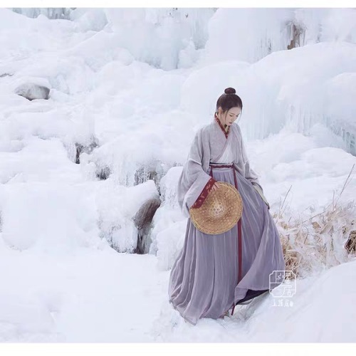 oliverhaze:The Restoration of Traditional Chinese clothing/Hanfu of Jin Dynasty from裝束復原團隊（中國裝束復原小組）