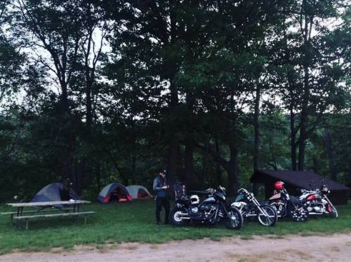 Made it safe to Landers! #party time! #babesrideout #centraliarun #rideeverywhere #motocamping (at N