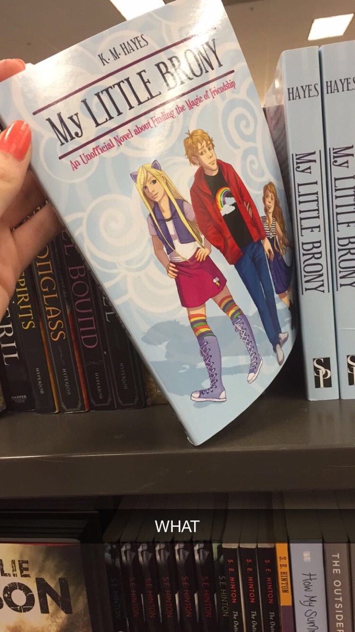 thatdeafblackguy:  juwlie:  I had an experience at books a million today  This is