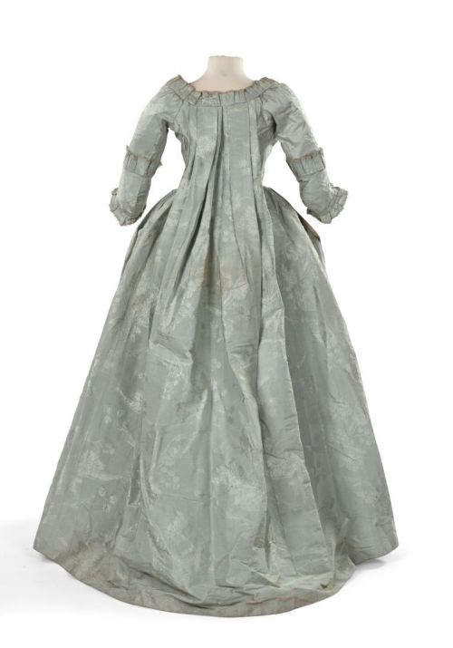 Robe à la française ca. 1760From Enchères Sadde via Interencheres