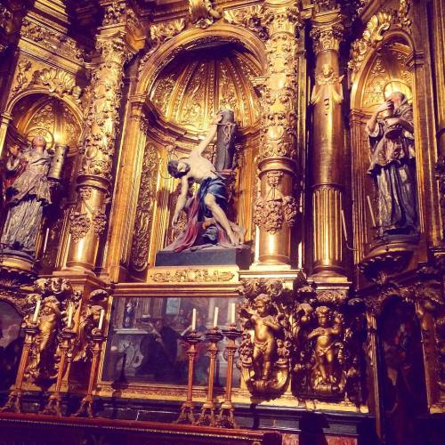 Saint Sebastian, don’t you cry, Let those poisoned arrows fly! #mallorca #vacay #palma #church