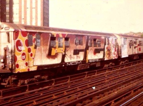 nyc-subway-graffiti:  LEE whole car source: NY strictly Train FB