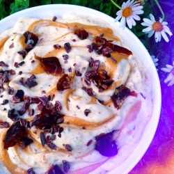 ha-ze:  salted caramel nice cream .. THIS was heaven 😇 recipe on my instagram @chloessun  how to make nice cream 