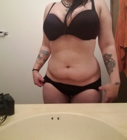 raveinsatiable:  Love your body, Like I’m learning to love myself.  (P.s. by no means does this mean I’m still not trying to get into shape! Because I still am (: but loving myself in the process )