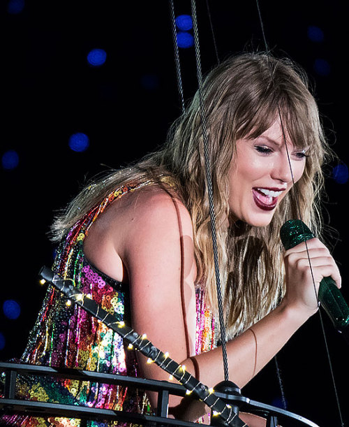 riversingsweetsongs:Taylor Swift’s reputation Stadium Tour at Chicago’s Soldier Field by Dan Garcia