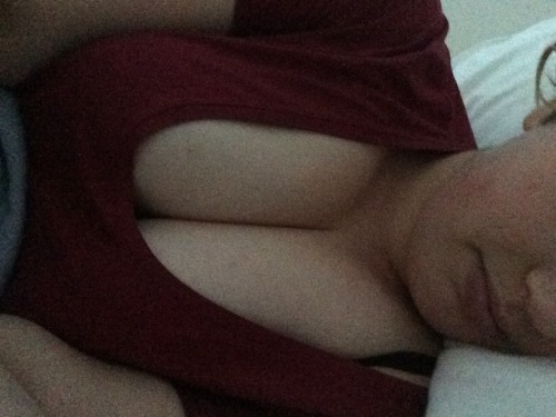 actualmermaidqueen:  When you’re just trying to nap and you get distracted by how good your own cleavage looks