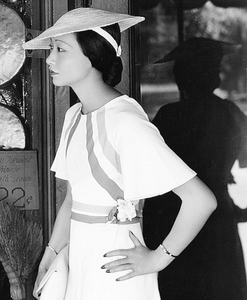 theclotheshorse: Anna May Wong might not be immediately recognizable today unlike some of her contem