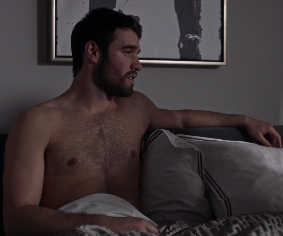 hotashellcelebmen:  More here :http://shirtlessmenontheblog.blogspot.fr/2017/09/joshua-bowman-shirtless.html?zx=ec83c4cf988d68da
