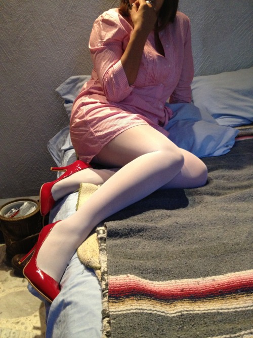 wakuder:How about a nurse in your bed?